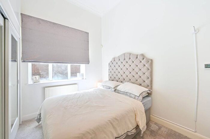 1 Bedroom Flat To Rent In Scandrett Street, Wapping, London, E1W