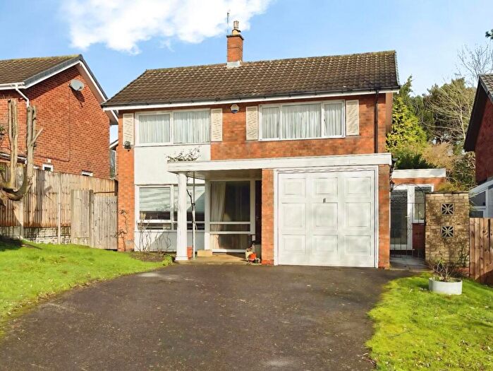 3 Bedroom Detached House For Sale In Britton Drive, Sutton Coldfield, B72