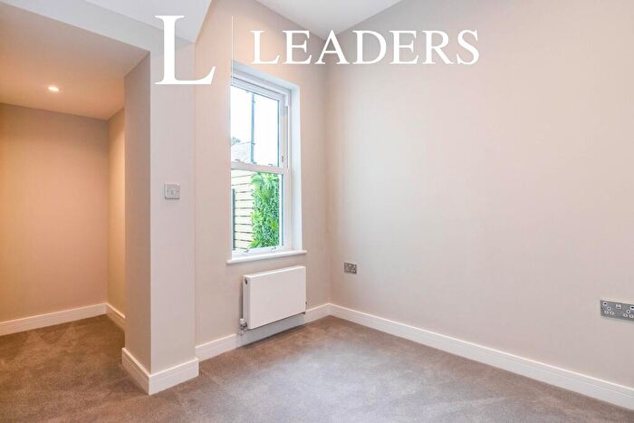 2 Bedroom Apartment To Rent In Victoria Road, Sutton, SM1