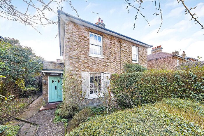 2 Bedroom Semi Detached House For Sale In Chestnut Grove, New Malden, KT3