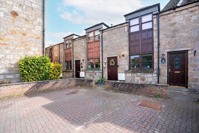 2 Bedroom Terraced House To Rent In Chapel Street, FK10