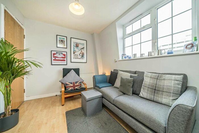 1 Bedroom Flat For Sale In Springfield Road, Kingston Upon Thames, KT1