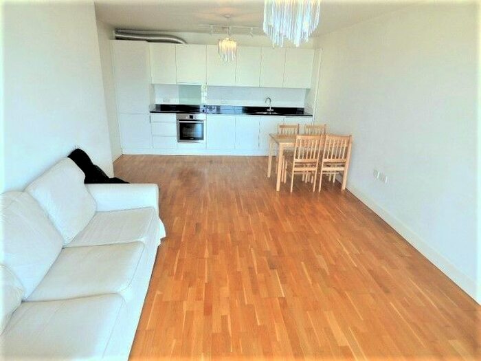 2 Bedroom Flat To Rent In Adelaide Wharf, Queensbridge Road, London, E2