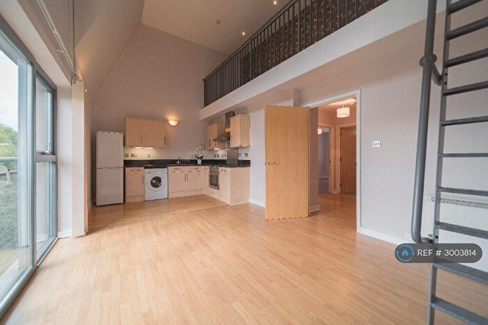2 Bedroom Flat To Rent In Penistone House Block C, South Yorkshire, S3