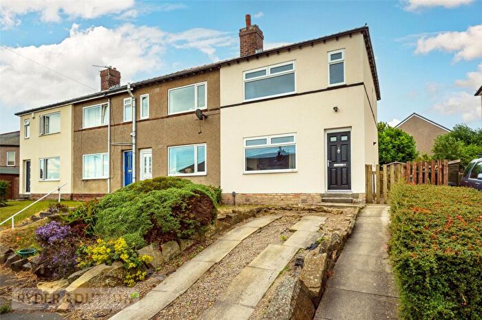 2 Bedroom End Of Terrace House For Sale In Lindley Avenue, Birchencliffe, Huddersfield, West Yorkshire, HD3