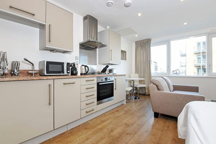 1 Bedroom Flat To Rent In Limeview Apartments, London, E14