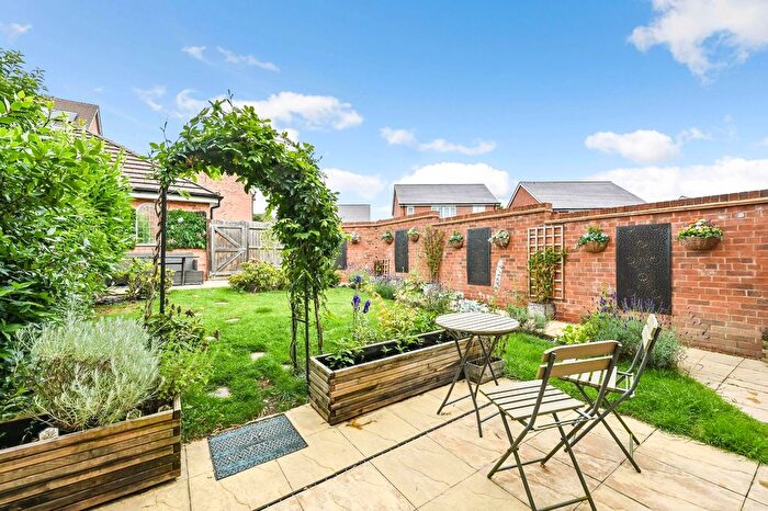 4 Bedroom Detached House For Sale In Motley Gardens, Alton, Hampshire, GU34