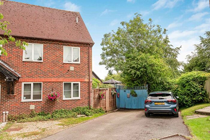 3 Bedroom Semi Detached House For Sale In Barnfield Close, Lower Froyle, Alton, Hampshire, GU34