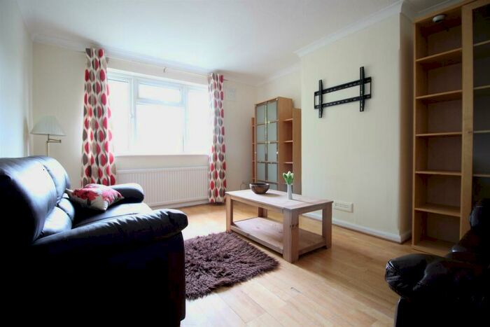 2 Bedroom Flat To Rent In Selbie Avenue, London, NW10