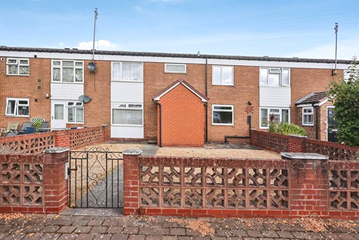 4 Bedroom Terraced House For Sale In Brooks Croft, Birmingham, B35