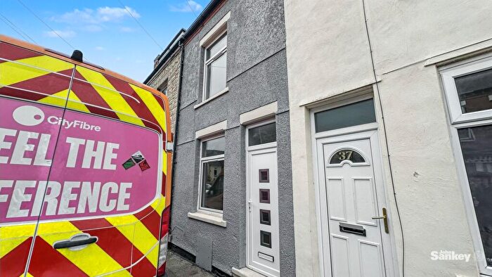 2 Bedroom Terraced House For Sale In Derby Street, Mansfield, NG18