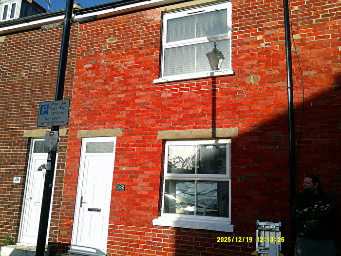 3 Bedroom Flat To Rent In Queen Street, Emsworth, Hampshire, PO10