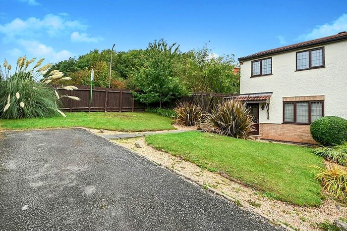 3 Bedroom Semi-Detached House To Rent In Cottesmore Close, Burton-On-Trent, Staffordshire, DE15