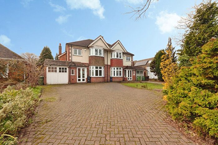 3 Bedroom Semi Detached House For Sale In Widney Lane, Solihull, West Midlands, B91