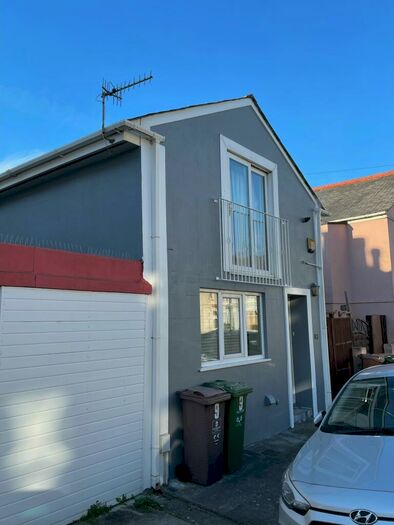 2 Bedroom Coach House To Rent In The Coach House, Watson Place, Plymouth, PL4