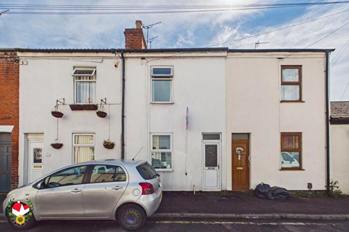 3 Bedroom Terraced House For Sale In Robinhood Street, Gloucester, GL1