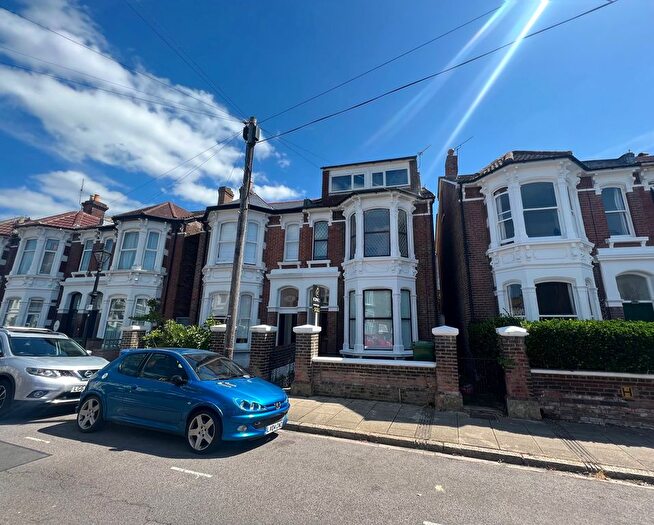 3 Bedroom Flat To Rent In Worthing Road, Southsea, PO5