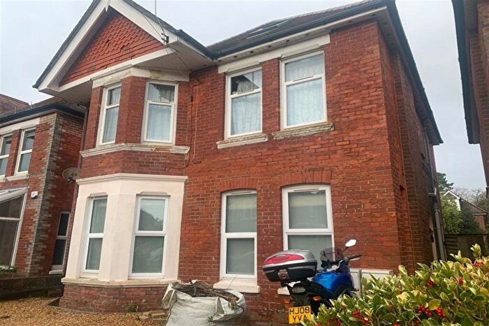 4 Bedroom Maisonette To Rent In Bedroom Maisonette In Charminster, BH8