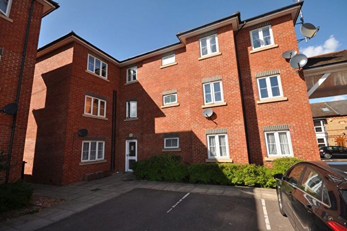2 Bedroom Flat To Rent In College Street, Kempston, Bedford, MK42