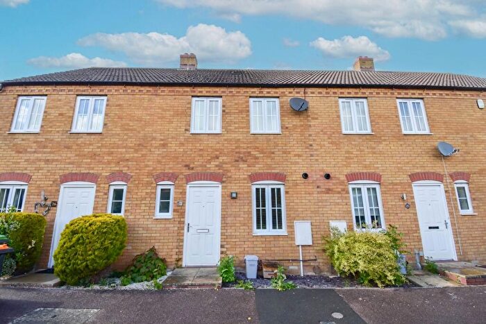 3 Bedroom Terraced House For Sale In Grenadier Close, Bedford, MK41