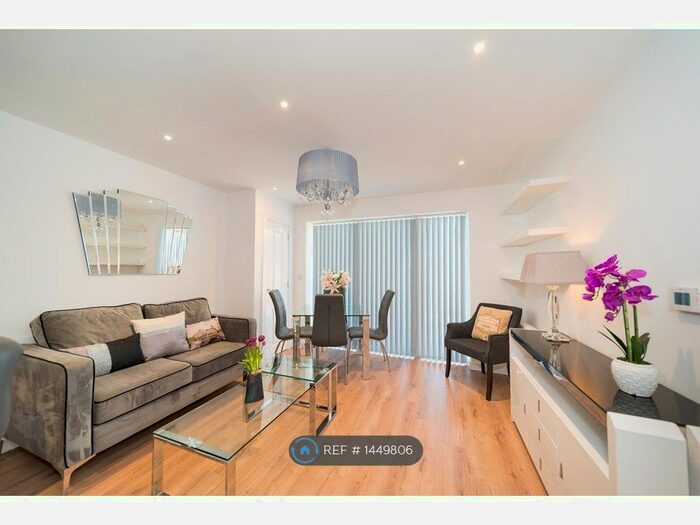 1 Bedroom Flat To Rent In Kingston Road, London, SW20