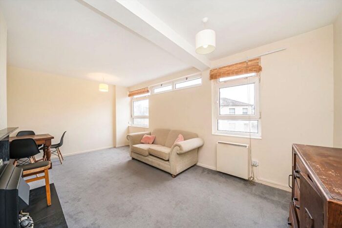 1 Bedroom Flat For Sale In Lacy Road, Putney, SW15