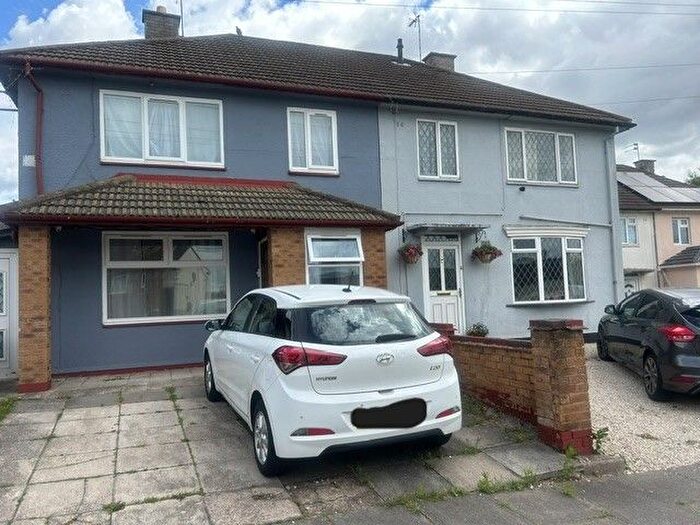 3 Bedroom Semi-Detached House To Rent In Liberty Road, Leicester, LE3