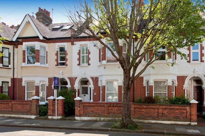 3 Bedroom Flat To Rent In Colwith Road, Hammersmith, London, W6