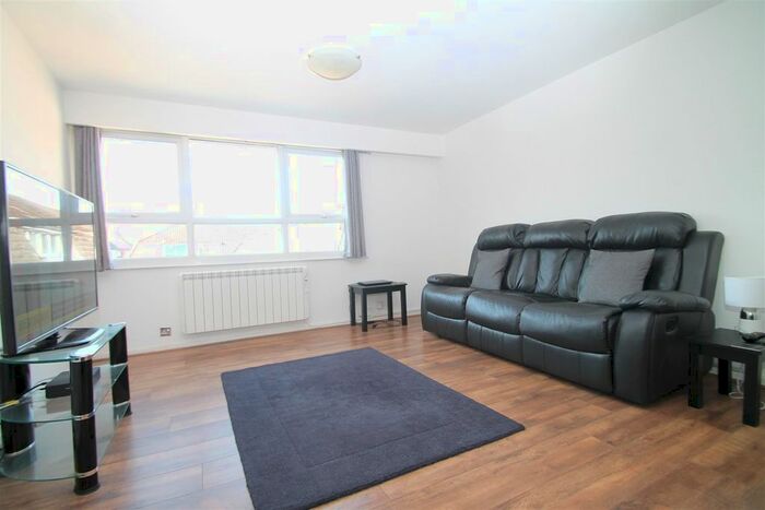 2 Bedroom Flat To Rent In Lordswood Square, Lordswood Road, Harborne, Birmingham, B17
