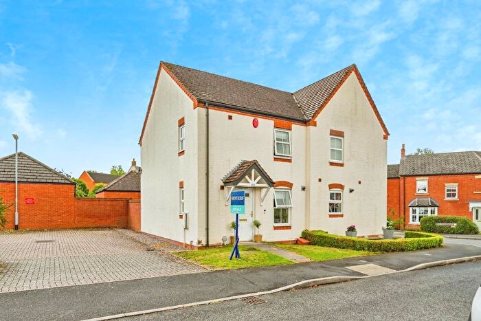3 Bedroom Semi-Detached House For Sale In Sandfield Meadow, Lichfield, WS13