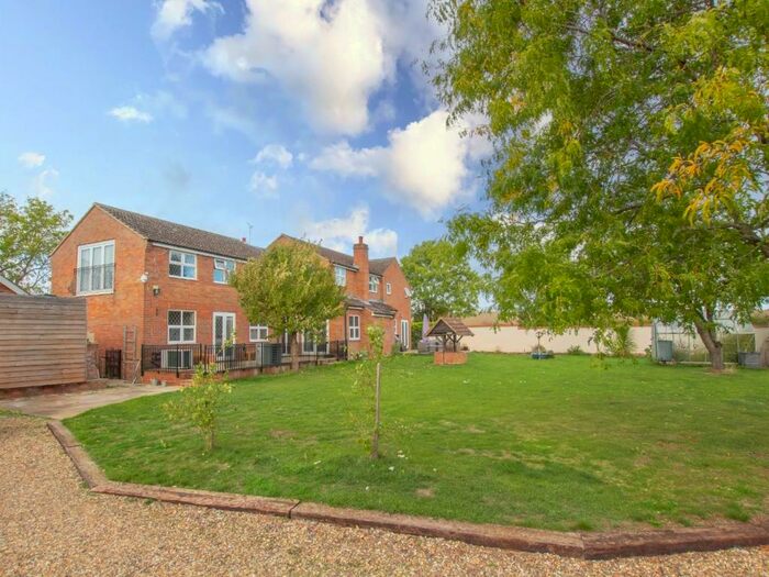 5 Bedroom Semi-Detached House To Rent In Corner Farm Leighton Road, Leighton Buzzard, LU7