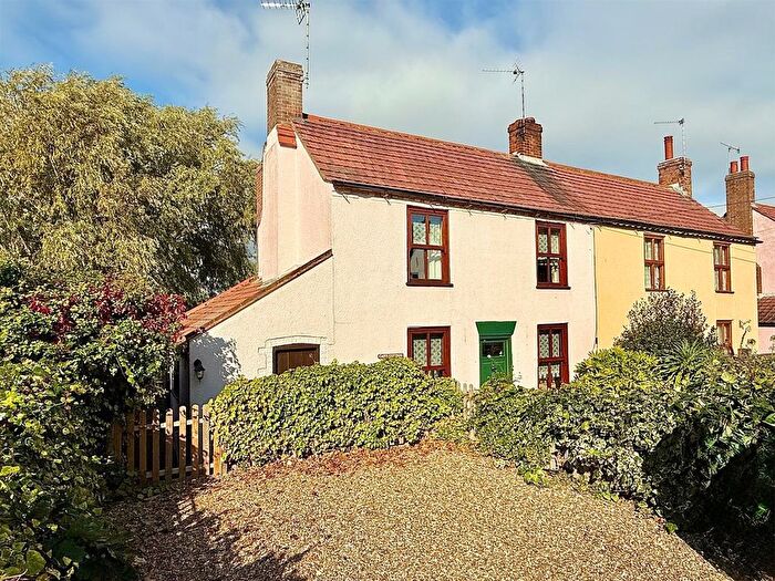 2 Bedroom Cottage For Sale In King Street, Winterton-On-Sea, Great Yarmouth, NR29