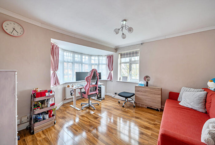 1 Bedroom Apartment For Sale In Angel Hill Court, Angel Hill, Sutton, SM1