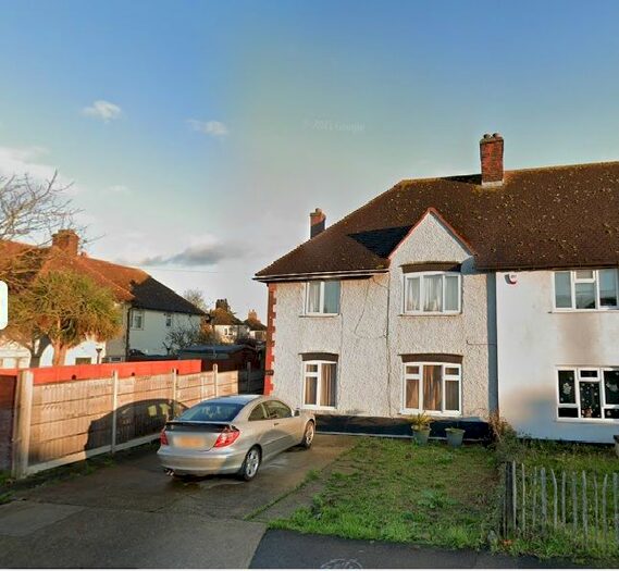 3 Bedroom Semi-Detached House To Rent In St Chads Road, Tillbury, RM18