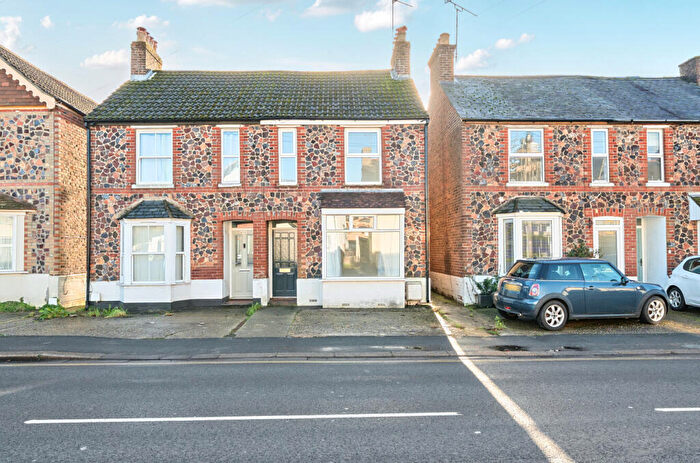 3 Bedroom Semi Detached House For Sale In Spitalfield Lane, Chichester, West Sussex, PO19