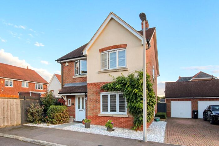4 Bedroom Detached House For Sale In Columba Gardens, Wokingham, RG40