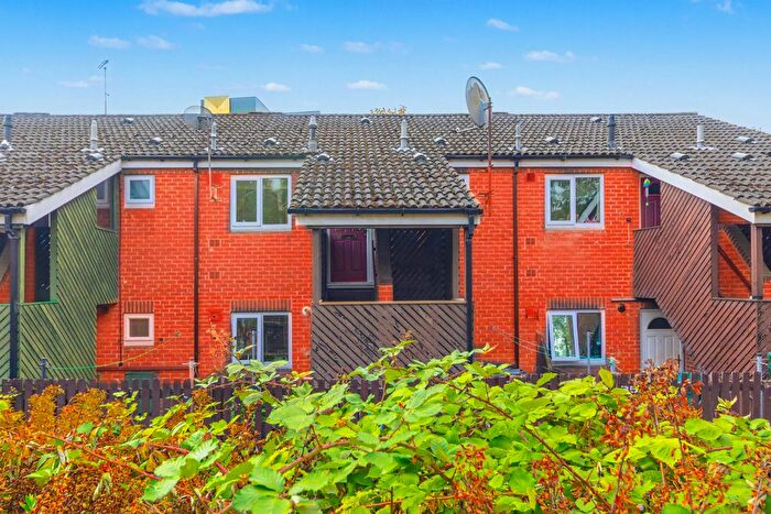 1 Bedroom Flat For Sale In Dundas Close, Nottingham, NG1