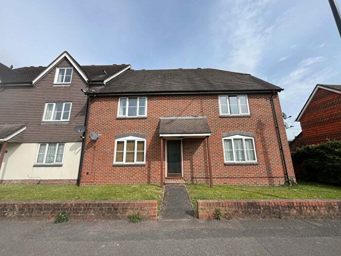 1 Bedroom Flat To Rent In St. Thomas Court, Thatcham, RG18