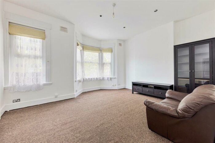 1 Bedroom Apartment To Rent In Melville Road, London, E17