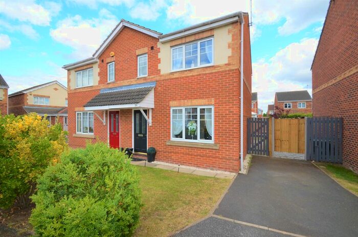 3 Bedroom Semi-Detached House To Rent In Castle Avenue, Rossington, Doncaster, DN11