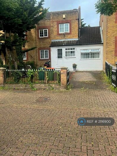 4 Bedroom Semi-Detached House To Rent In Wintergreen Close, E6