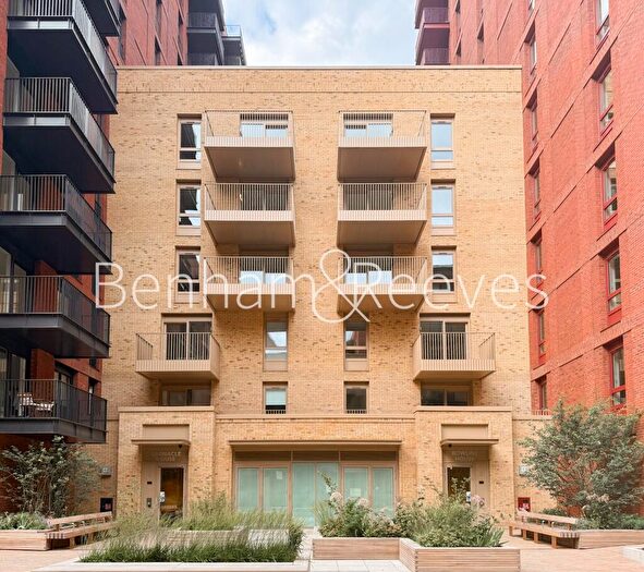 2 Bedroom Apartment To Rent In Hemlock Street, Poplar, E14