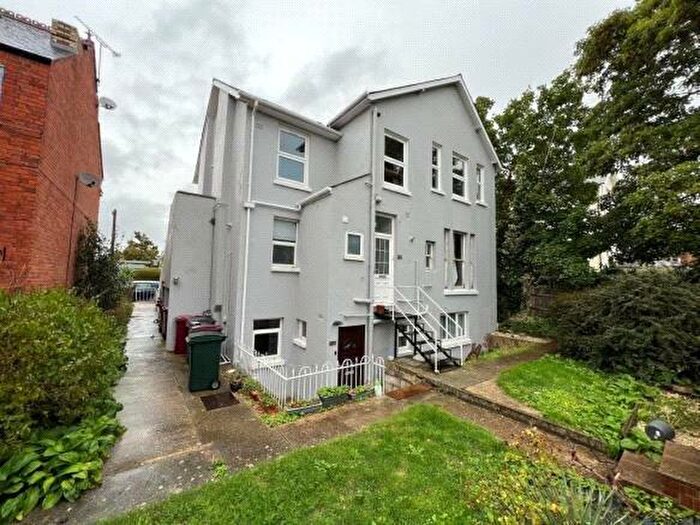 3 Bedroom Flat To Rent In Milman Road, Reading, Berkshire, RG2