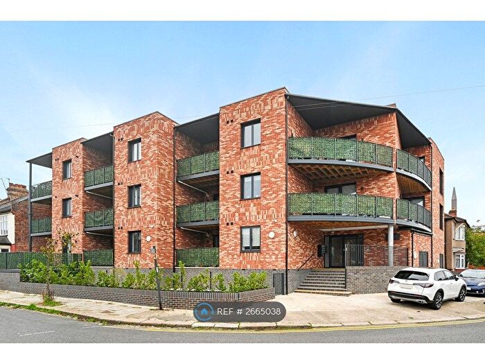 1 Bedroom Flat To Rent In Rosslyn Crescent, Harrow, HA1