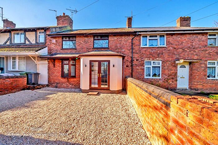 3 Bedroom Terraced House For Sale In Hollemeadow Avenue, Walsall, WS3
