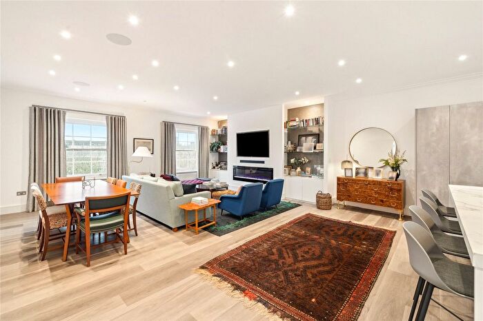 5 Bedroom Flat To Rent In Connaught Square, London, W2