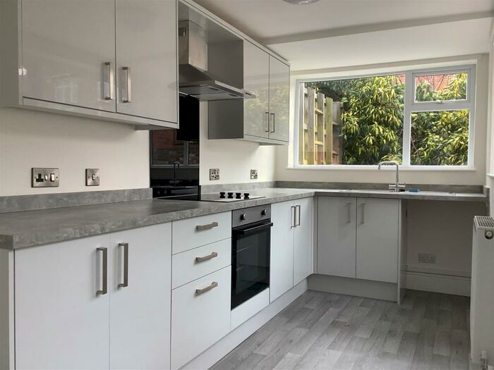 2 Bedroom Terraced House To Rent In Poplar Grove, Cleethorpes, DN35