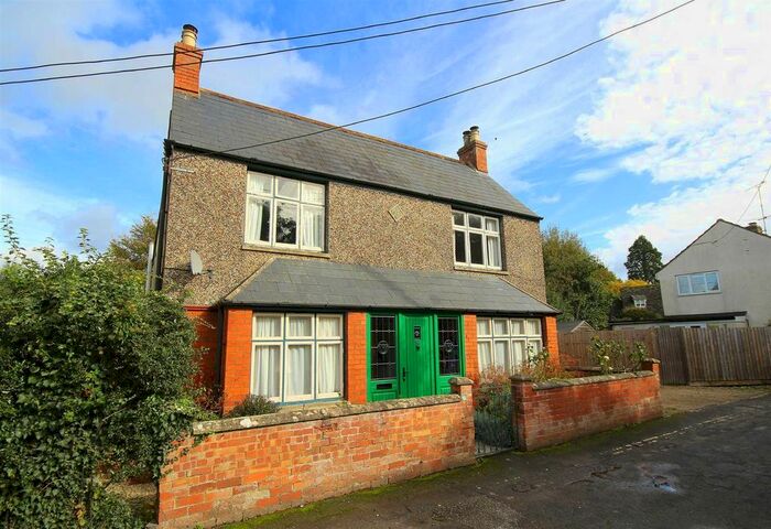 3 Bedroom Detached House To Rent In Rectory Lane, Cricklade, Swindon, SN6