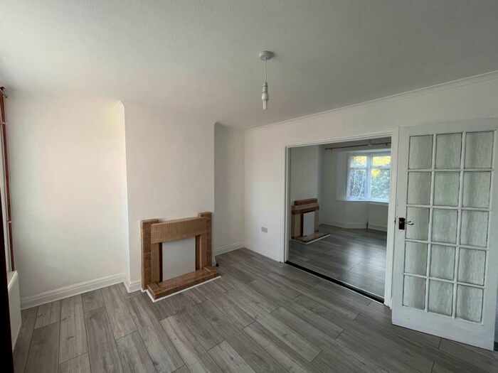 3 Bedroom Semi-Detached House To Rent In High Wycombe, Buckinghamshire, HP13