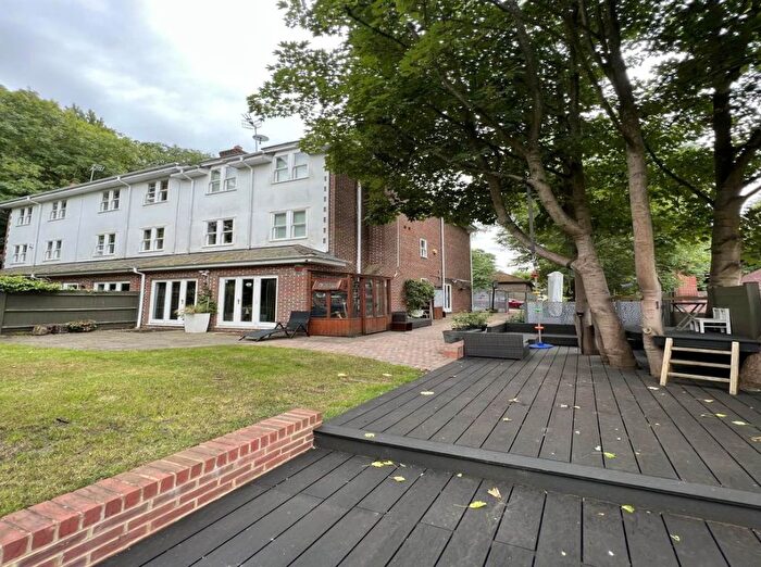 5 Bedroom Terraced House To Rent In Sunningdale, Harrow, Greater London, HA1